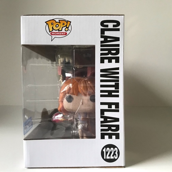 Funko Pop! Claire with Flare Jurassic World #1223 Walmart Exclusive NEW - Picture 2 of 7